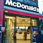 マクドナルド - 店舗入口