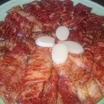 Yakiniku Dainingu Jidaiya - 漬け込みハラミ・和牛カルビ。