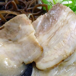 泰斗らーめん - 「とんこつらーめん」程よく脂身が付いたバラ肉チャーシュー