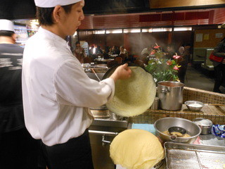 Chan Ja Pekinkaku - 名物！玉子春巻の皮は一枚ずつ手焼きしています