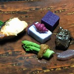 料亭　稲穂 - 口代り（鰆塩焼き・タラの芽・紫寒天）