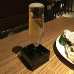 貝鮮とワインの素敵な関係　Shellバル - 升にこぼさずにこの状態に出来たら最高なんだけどなぁ、、、