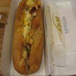 キーズカフェ - 海老アンチョビホットドッグのアップ(2016.04)