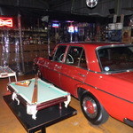 バチェラ ハウス - １９６０年代のベンツ
