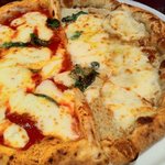 Pizzeria del Re - Pizza、クワトロさんです