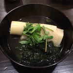 食堂 おがわ - 2016年5月。お椀として供されます。素晴らしいです。