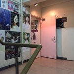 ミーヤカフェ - 階段で4階へ