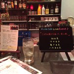 ミーヤカフェ - 入口カウンター注文、セルフでテーブル席へ