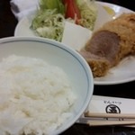 丸五 - 特ヒレカツ+セットメニュー(ご飯、味噌汁、お新香)