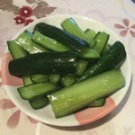 台北　餃子専門店 - きゅうり浅漬け