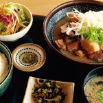 もつ煮込み定食