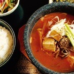 スンドゥブチゲ定食（生卵付）