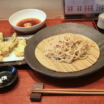 本日のおすすめ「季節の山菜天せいろ」