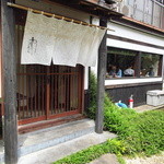 阿佐ヶ谷の住宅街にある蕎麦の評判店「手打ち蕎麦 やの志ん」