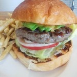 アップルビーセカンド - アボカドチーズバーガー
                                1,300円
                                2016.05