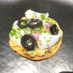 オルグイユ - そば粉のタルトフランベ（イカ）