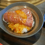 SATOブリアン - 特選のヒレスキ（卵を載せてすき焼き風に）