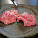 SATOブリアン - 切り分けられたいちぼ（右）とランプ肉（左）