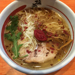 塩元帥 - 梅塩ラーメンです
            梅が味を引き締めます