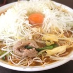 茅橋らーめん - スタミナラーメン☺︎900円
            相変わらずボリューム満点で美味しいちょい辛ラーメン！