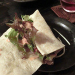 モンカジ - チキンケバブのトルティーヤ巻き（880円）