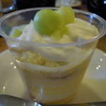 Sakai - デザート（マスカット）　Photo By PEPOPA