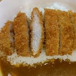 カレーショップ C&C - カツの厚みは薄目