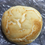 石釜パン工房 シュクルヴァン - メロンパンっぽいけどチーズフォンデュパン