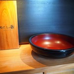 Sasuga Ru Kura - エントランスの蕎麦鉢