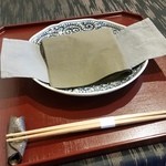 レストラン団欒 - 予約していくテーブルにセットされています