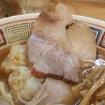 ほっこり中華そば もつけ - チャーシューは２種類乗ってます