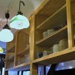 土と青 - カウンター上の照明