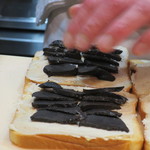 かわむら - 黒トリュフサンド
      
