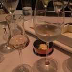 D.O.M - （右）Vinho Sanjo Núbio Sauvignon Blanc 2013＆（左）炭酸水・サンタカタリーナ