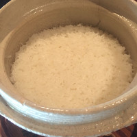 魚菜料理 縄屋 - 炊きたて土鍋ごはんツヤ艶