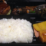 カフェスマイル - 日替り「煮魚、ミニメンチ」