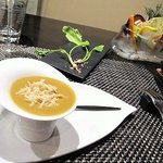 レストラン バカール - 日本各地から取り寄せた有機野菜と能登産ズワイ蟹とカニミソのバーニャカウダ