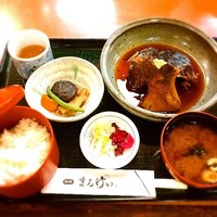 磯料理　まるけい - 煮魚定食（800円）