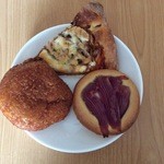 パンの家 - カレーパン、焼きそばパン、また載せちゃいました、紫芋タルト
