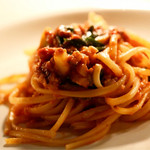 ファイ - シャコと辛いトマトソースのリングイーニ