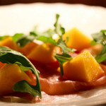 ファイ - サンダニエーレ産プロシュート 宮崎マンゴー添え