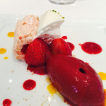 ラ　ジュネス - プレートケーキを切り分け後