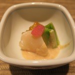 Kaneto - 帆立貝と寄せふき・胡麻酢和え・天花びら・ウド