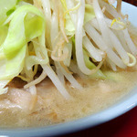ラーメン二郎 - 2016年5月4日(水・祝)　ラーメン小(ニンニク)700円　アップ