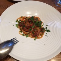 イゾラ ブル - 器が大きいからちょこっとに見えてしまったパスタ。