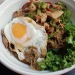 レッド オーキッド - ランチメニュー「バーミー・ヘン・ガパオ」