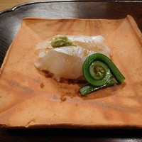 なる屋 - 笹カレイのお寿司