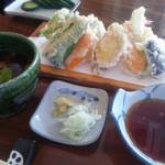 しのうち - 天ぷら・鴨汁・おしんこ。