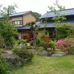 カフェ アース - カフェ前の大庭園