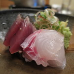 石葉 - 炙り鰹と鯛の刺身アップ